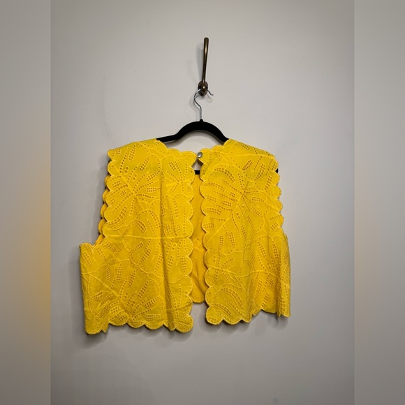 FARM RIO monstera eyelet crop top in yellow - Picture 6 of 6